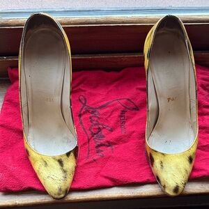Louboutin patent tiger print  heels. Sz 38